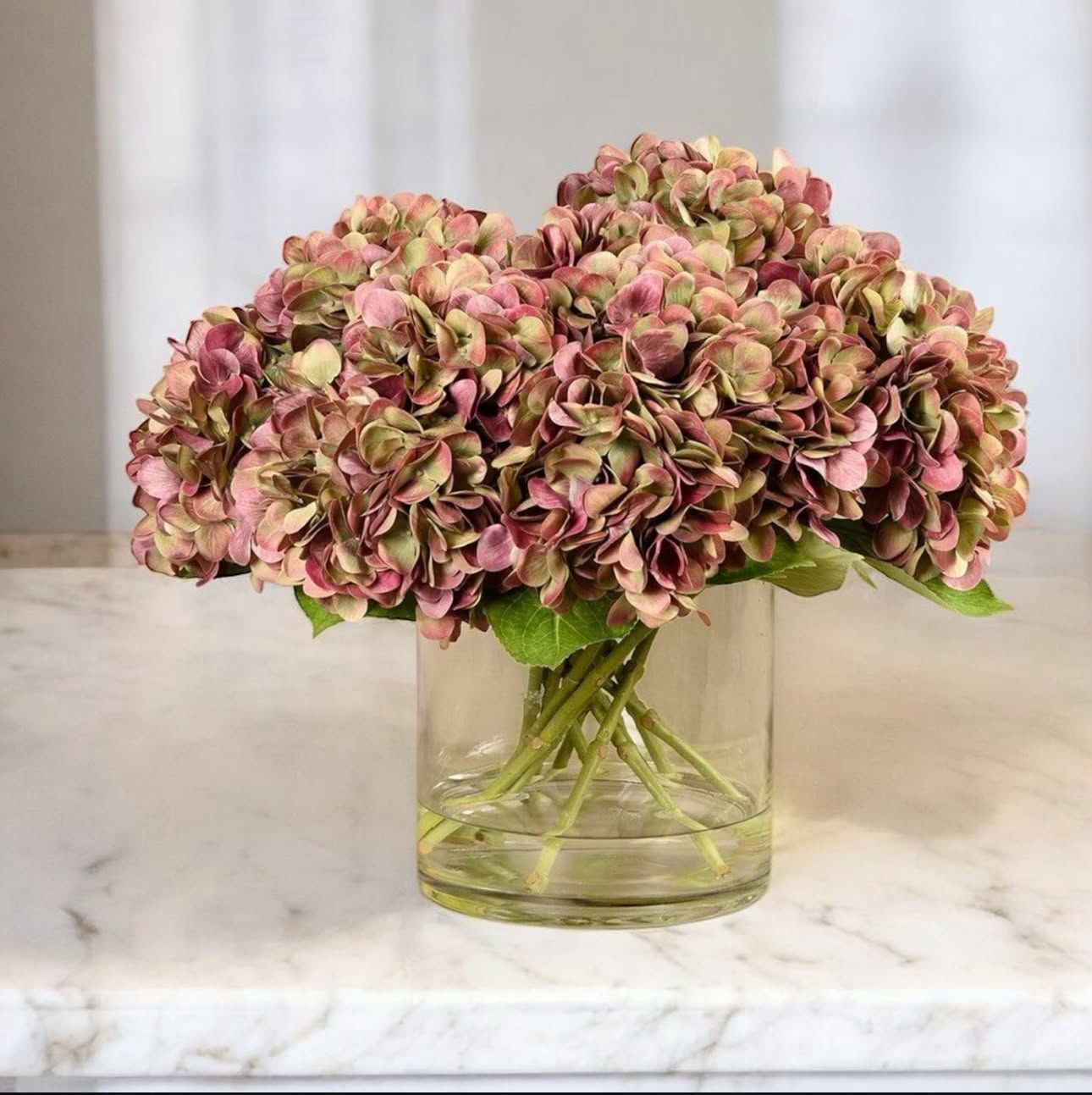 ARTIFICIAL HYDRANGEA IN ROUND GLASS VASE