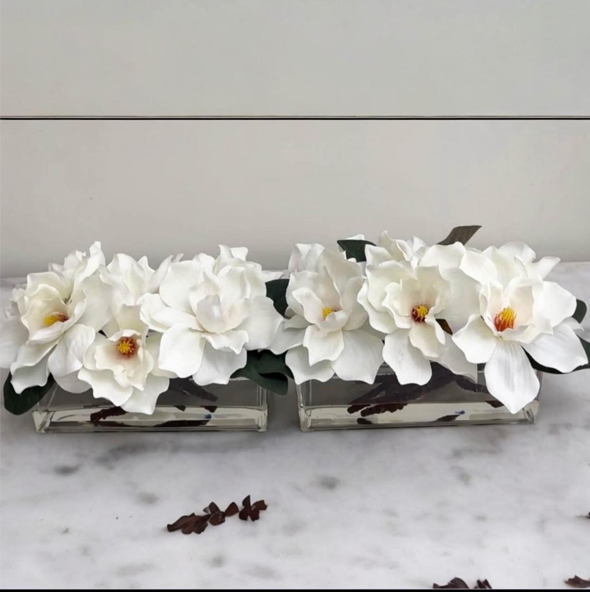 ARTIFICIAL MAGNOLIA IN SQUARE / RECTANGULAR GLASS VASE