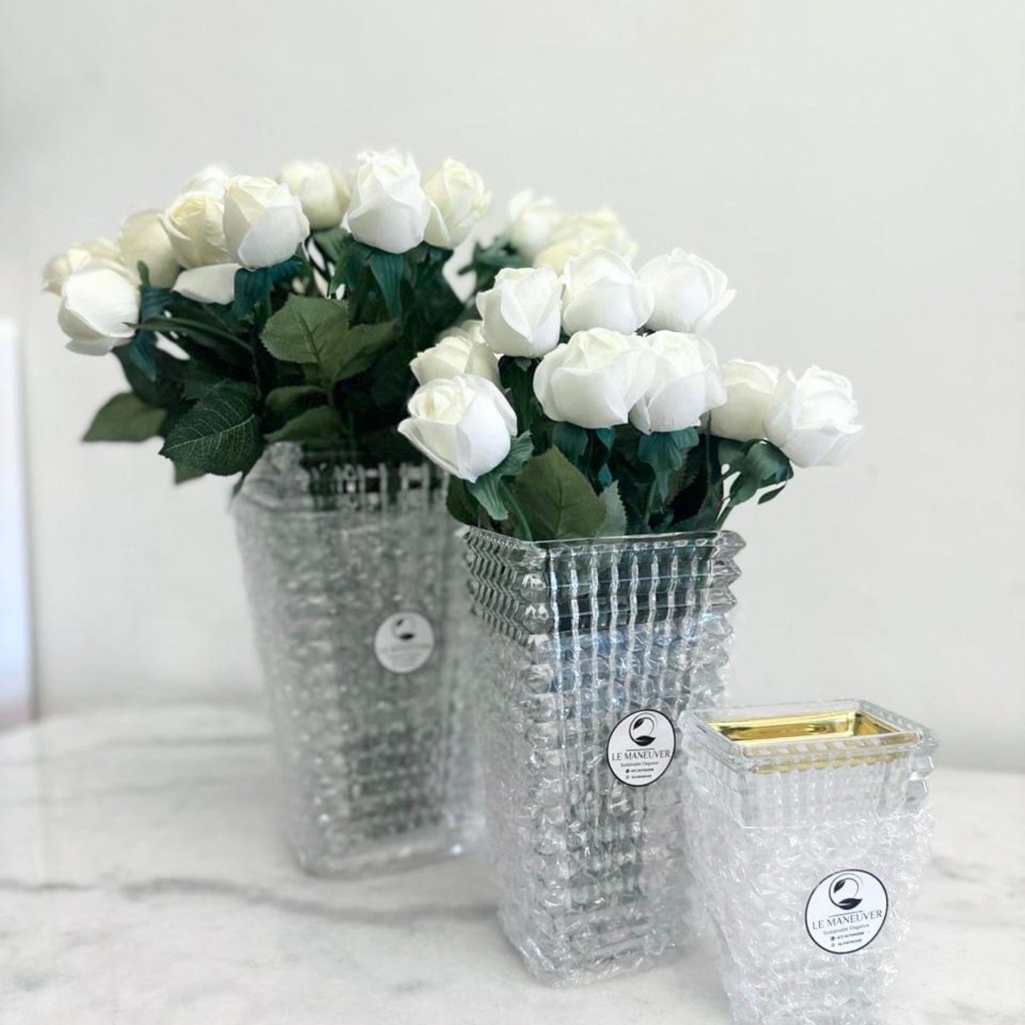 ARTIFICIAL RED ROSE ARRANGEMENT IN LUXURY TEXTURED GLASS VASE