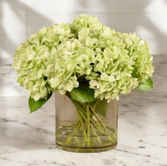 ARTIFICIAL HYDRANGEA IN ROUND GLASS VASE