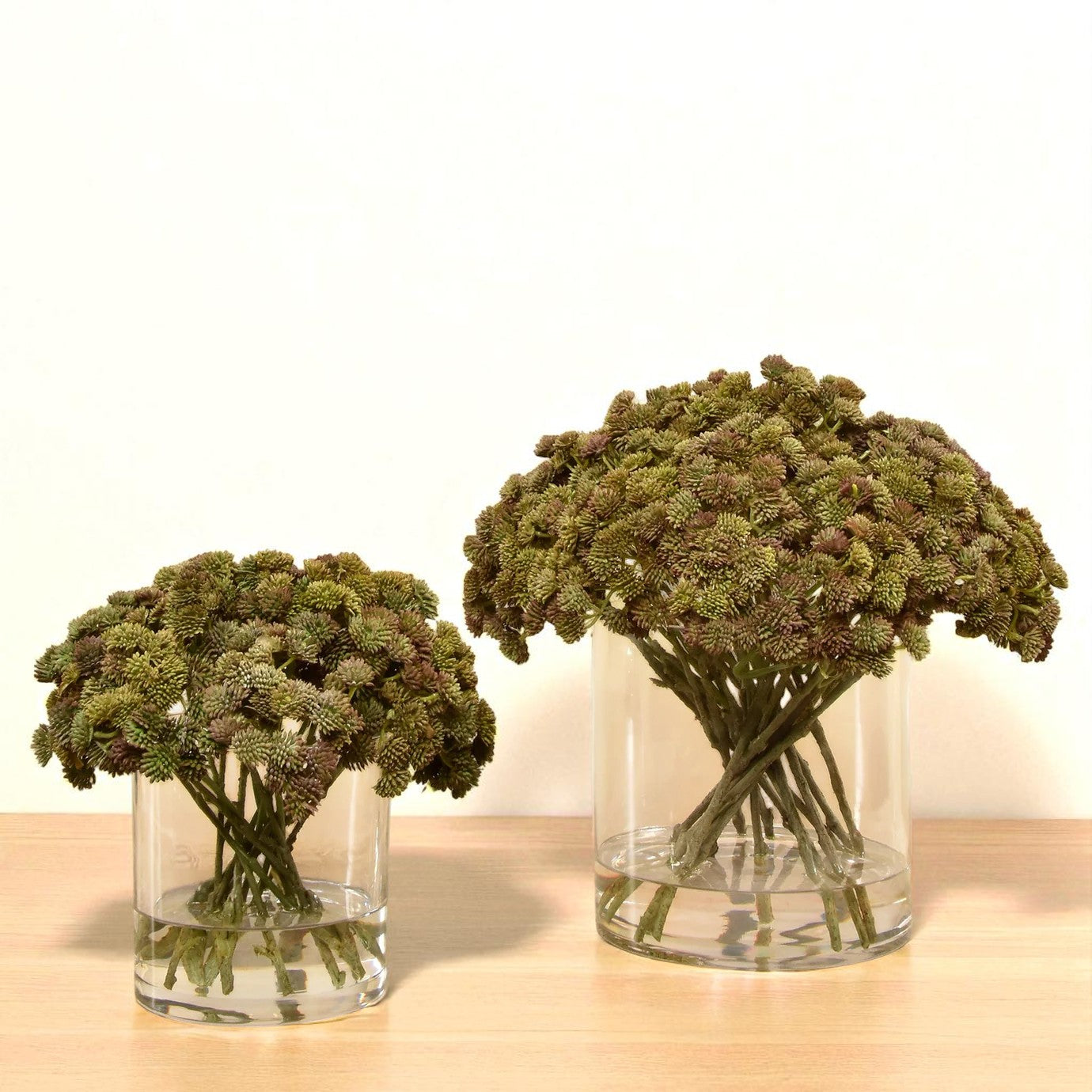 ARTIFICIAL SEDUM ARRANGEMENT IN GLASS VASE